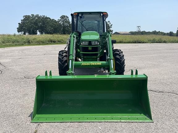 Image of John Deere 5090E equipment image 3