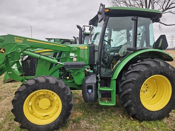 Image of John Deere 5090E equipment image 1
