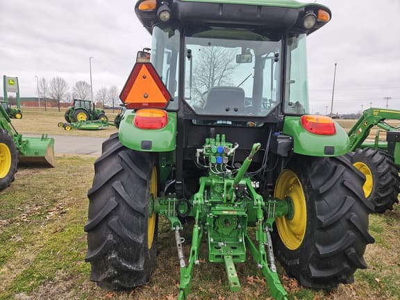 Image of John Deere 5090E equipment image 3