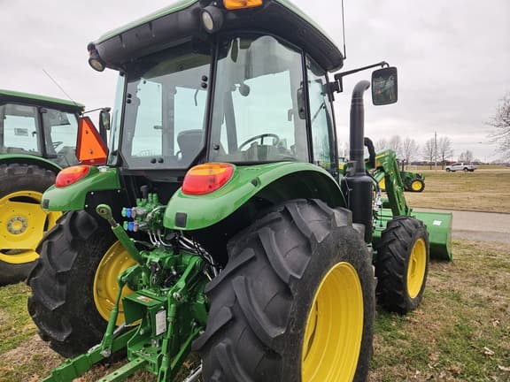 Image of John Deere 5090E equipment image 4