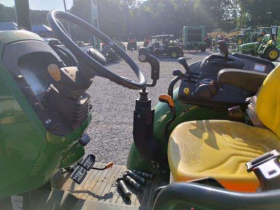 Image of John Deere 5090E equipment image 4