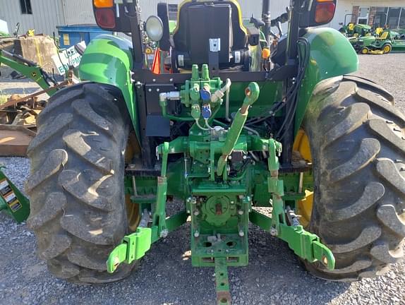 Image of John Deere 5090E equipment image 4