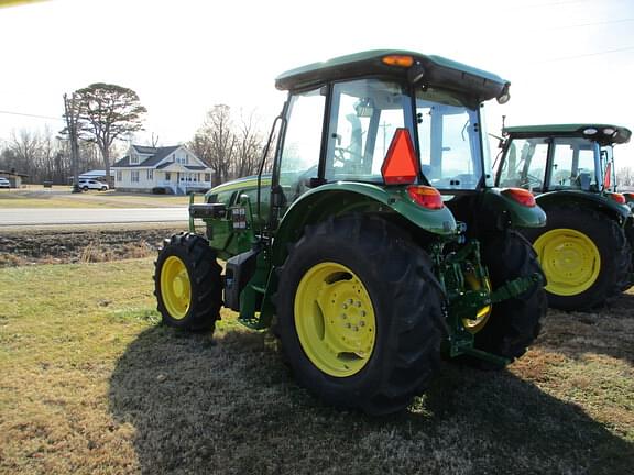 Image of John Deere 5090E equipment image 1