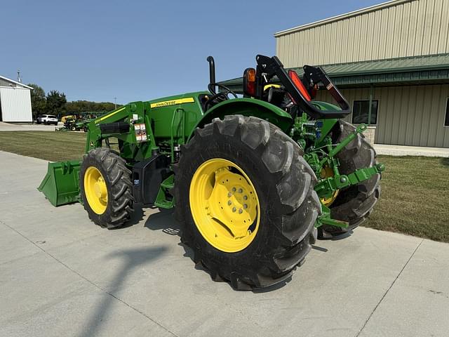 Image of John Deere 5090E equipment image 2