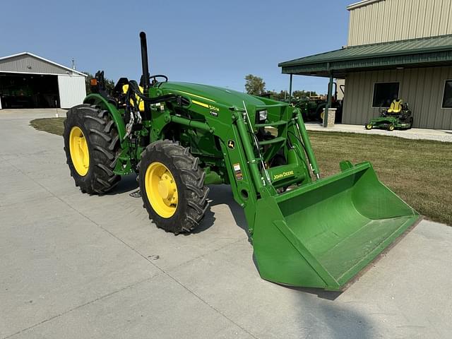 Image of John Deere 5090E equipment image 4