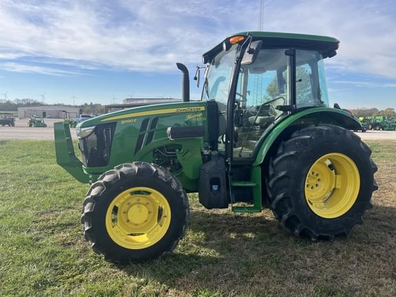 Image of John Deere 5090E equipment image 1