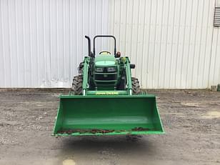 Main image John Deere 5090E 1