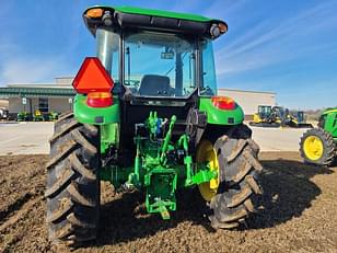 Main image John Deere 5090E 3