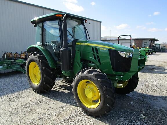 Image of John Deere 5090E equipment image 1