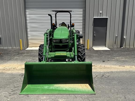 Image of John Deere 5090E equipment image 3
