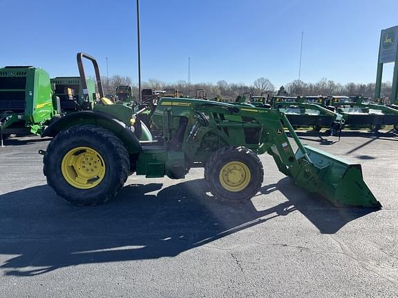 Image of John Deere 5090EL equipment image 4