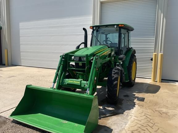 Image of John Deere 5090E equipment image 4