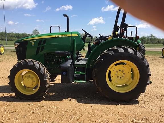 Image of John Deere 5090E equipment image 1