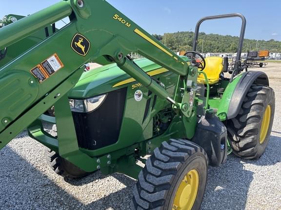 Image of John Deere 5090EL equipment image 1