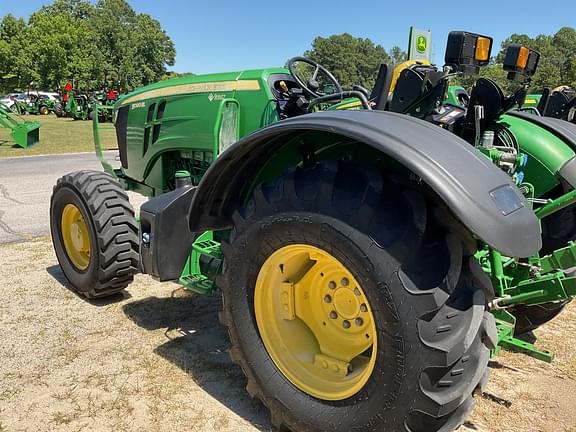 Image of John Deere 5090EL equipment image 4