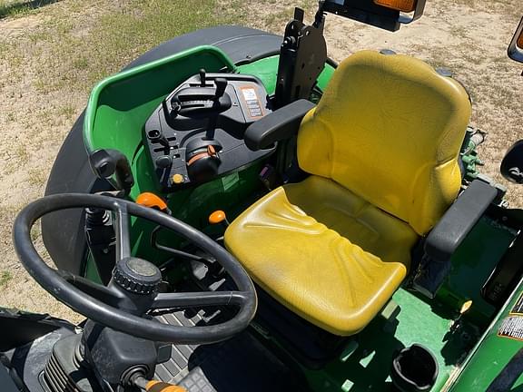 Image of John Deere 5090EL equipment image 2