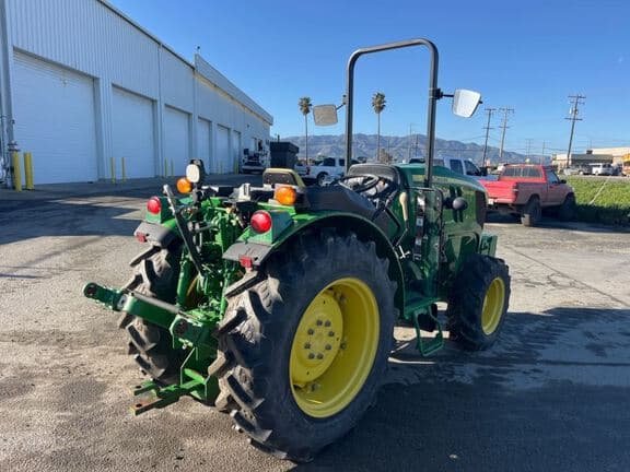 Image of John Deere 5090GN equipment image 4
