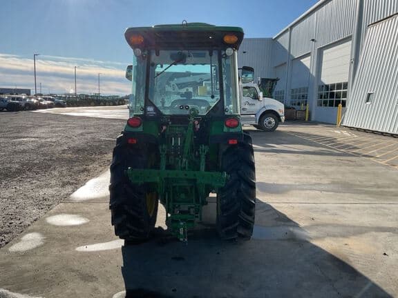 Image of John Deere 5090GN equipment image 3