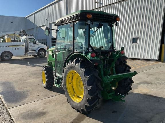 Image of John Deere 5090GN equipment image 2