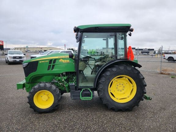 Image of John Deere 5090GN equipment image 1