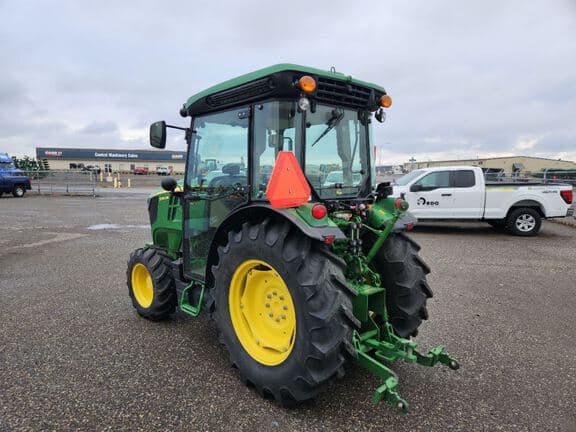 Image of John Deere 5090GN equipment image 2