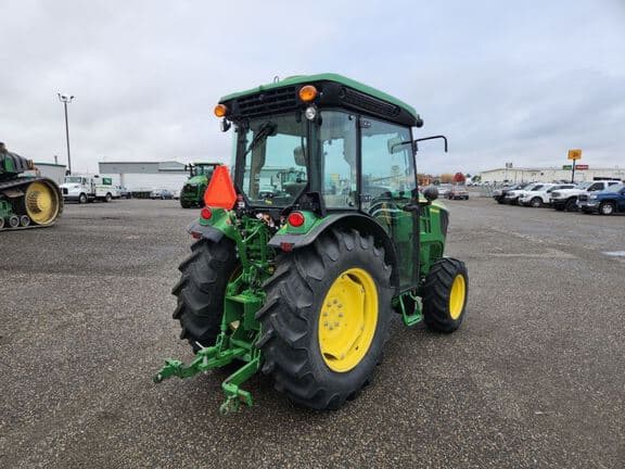 Image of John Deere 5090GN equipment image 4