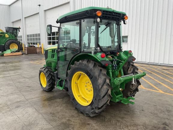 Image of John Deere 5090GN equipment image 2