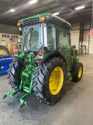 Image of John Deere 5090GN equipment image 4
