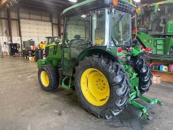 Image of John Deere 5090GN equipment image 2