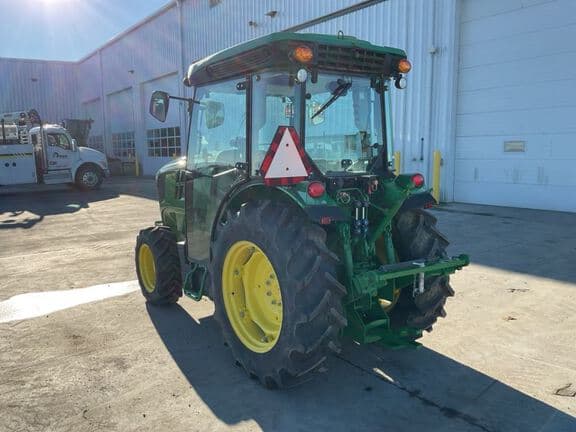 Image of John Deere 5090GN equipment image 2