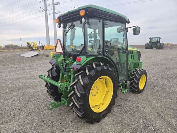 Image of John Deere 5090GN equipment image 4