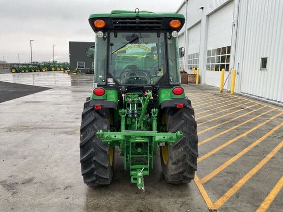 Image of John Deere 5090GN equipment image 3