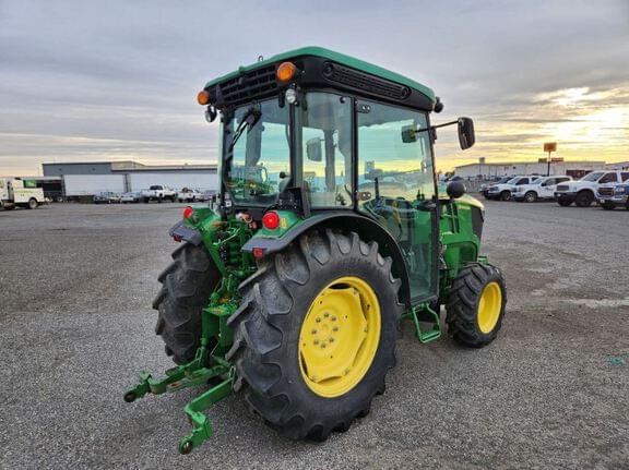 Image of John Deere 5090GN equipment image 4