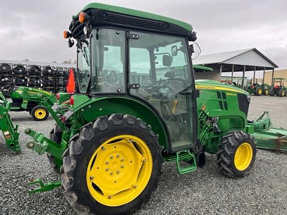 Image of John Deere 5090GV equipment image 4