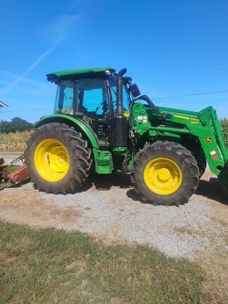 2022 John Deere 5090M Equipment Image0