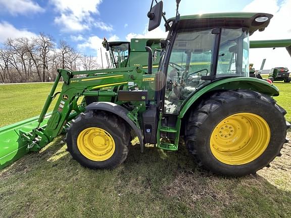 Image of John Deere 5090M equipment image 3