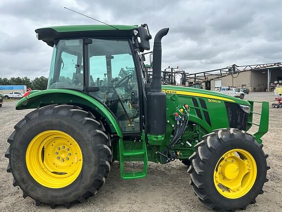 Image of John Deere 5090M equipment image 4