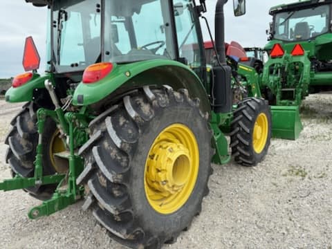 Image of John Deere 5090M equipment image 3