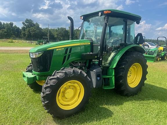 Image of John Deere 5090M equipment image 1