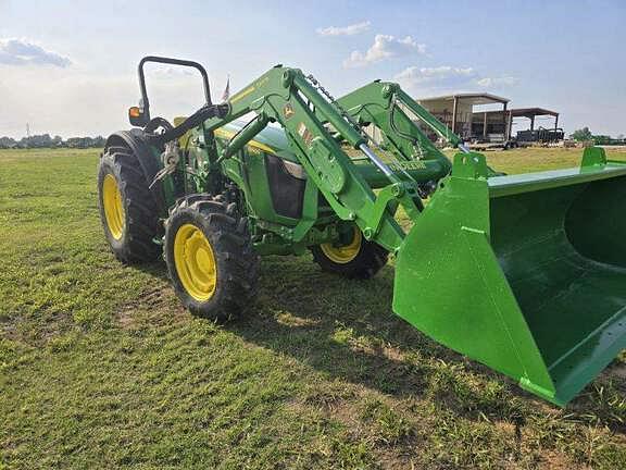 Image of John Deere 5090M equipment image 2