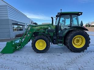 Main image John Deere 5090M 1