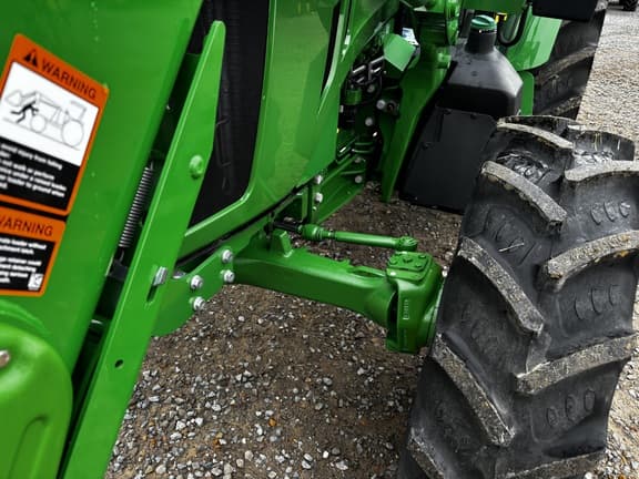 Image of John Deere 5090M equipment image 2