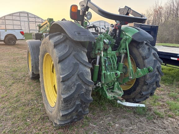 Image of John Deere 5090M equipment image 3