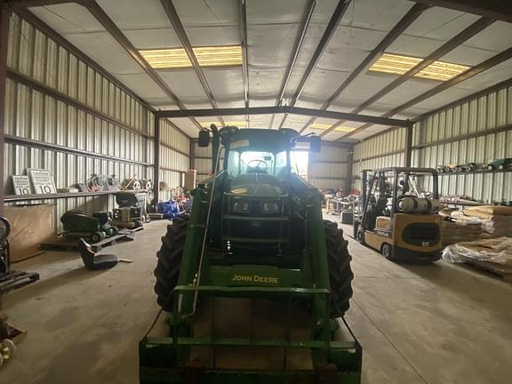 Image of John Deere 5090M equipment image 4