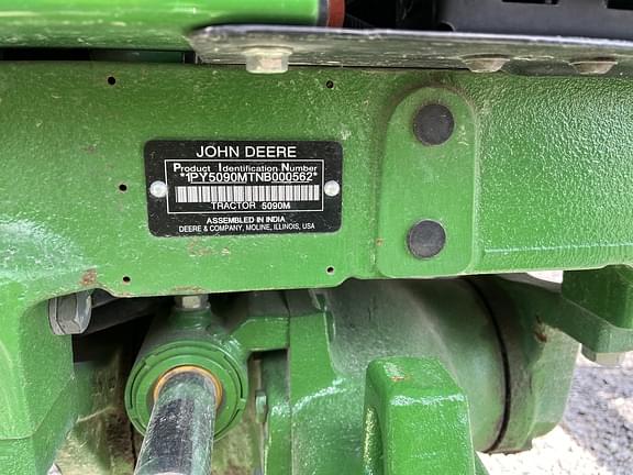 Image of John Deere 5090M equipment image 3