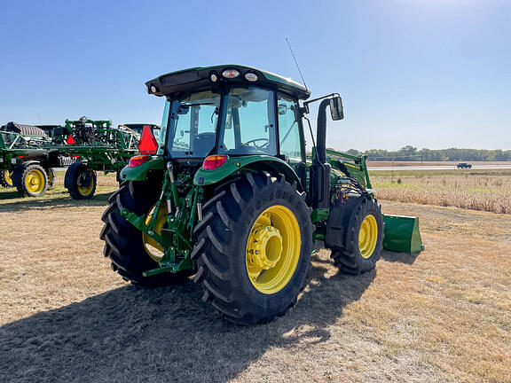 Image of John Deere 5090M equipment image 4