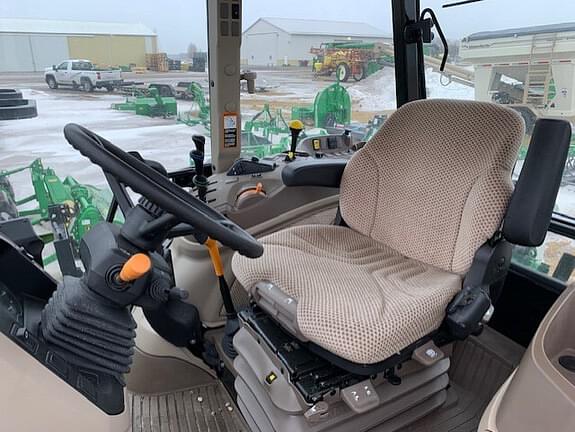 Image of John Deere 5090M equipment image 4