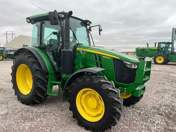Image of John Deere 5090M equipment image 1