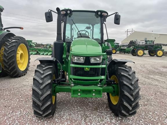 Image of John Deere 5090M equipment image 3