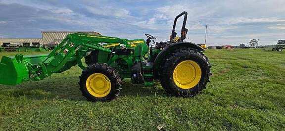 Image of John Deere 5090M equipment image 4